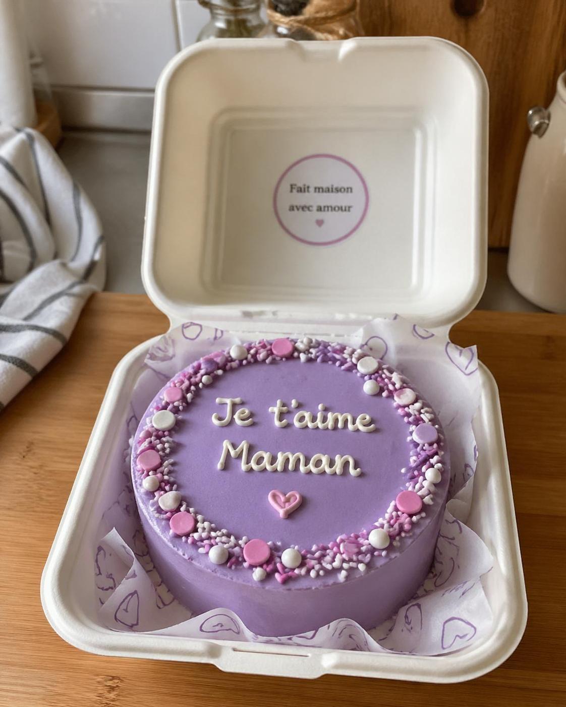 découvrez l'univers du bento cake, l'art délicat de la pâtisserie miniature alliant créativité et gourmandise. apprenez toutes les techniques pour réaliser ces petites merveilles sucrées.