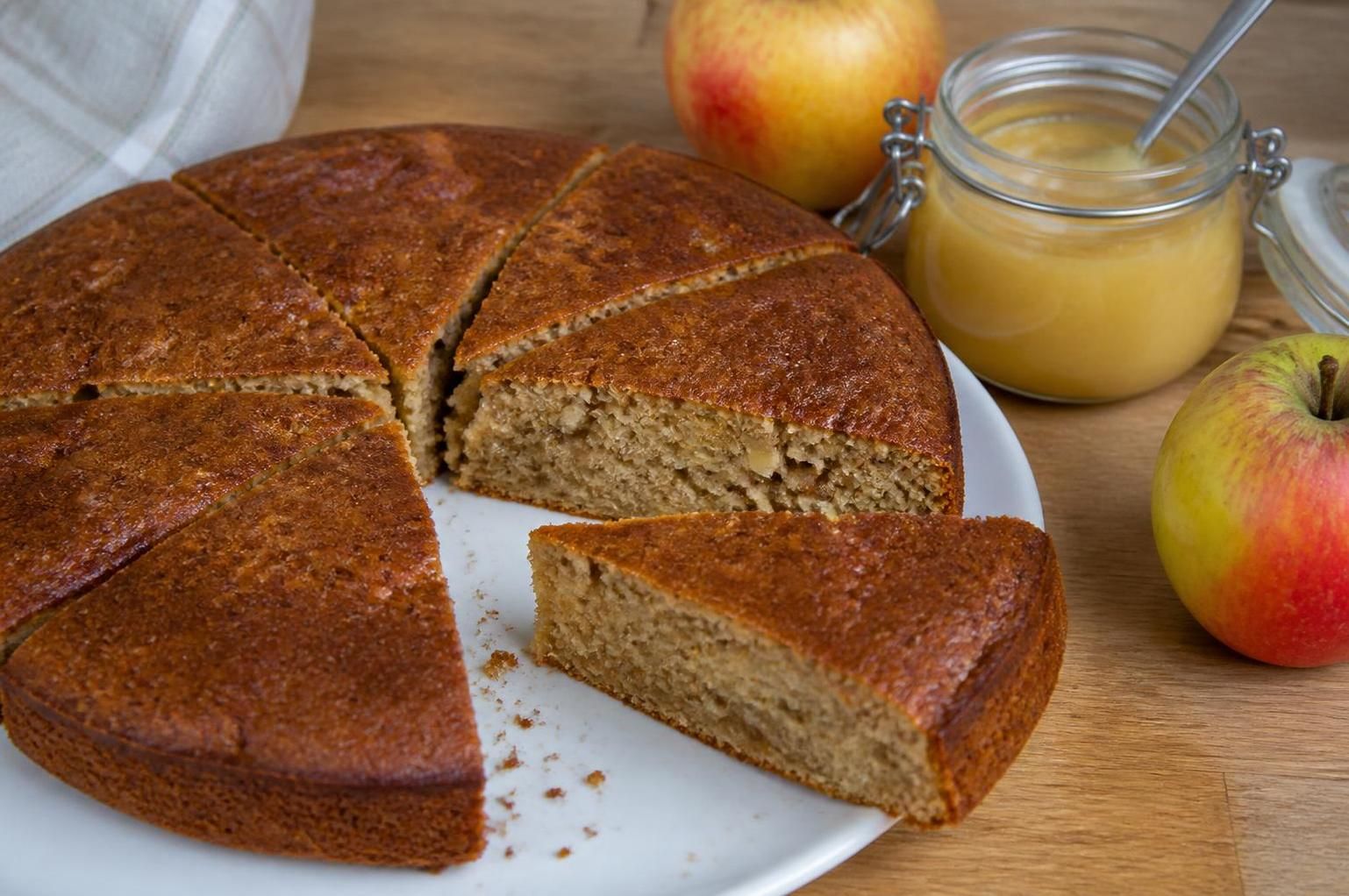 Gâteau à la compote de pomme sans sucre : moelleux garanti 4 découvrez notre recette facile de gâteau à la compote de pomme sans sucre ajouté, moelleux et sain, parfait pour toutes les occasions.